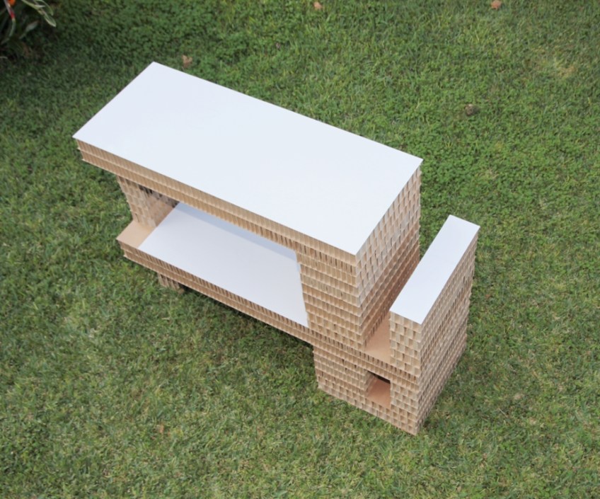 Modulo B, mobile in cartone alveolare