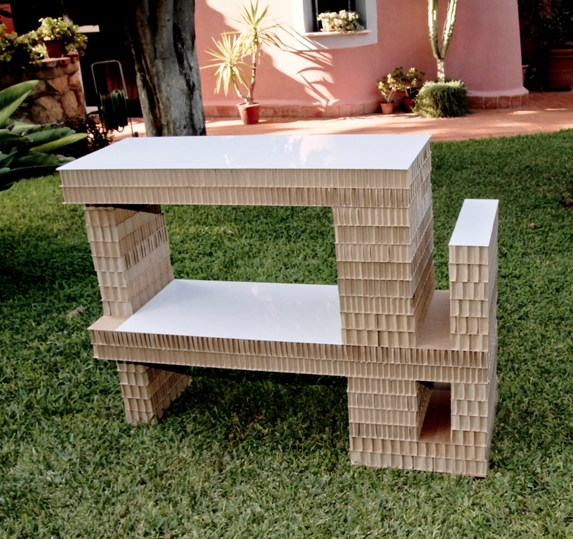 Modulo B, mobile in cartone alveolare